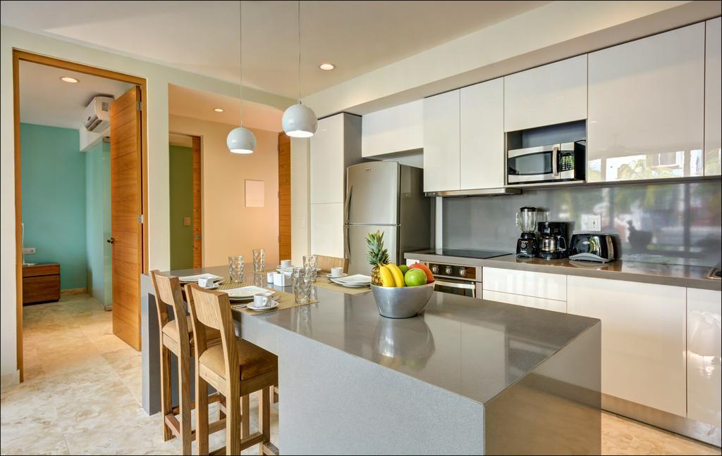 Anah Suites By Las Flores Vacation Rentals Плая-дель-Кармен Экстерьер фото